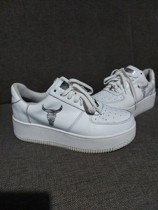 Buty sportowe marki Windsor Smith