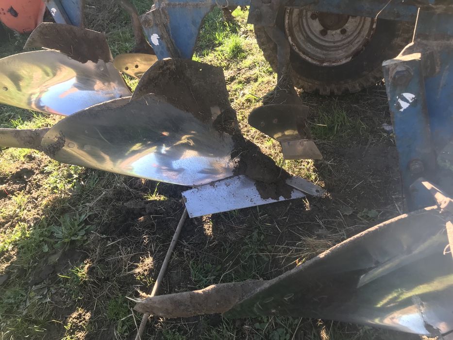 Плуг Оборотний 3+1