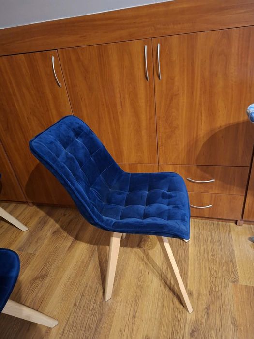 Nowe krzesła tapicerowane