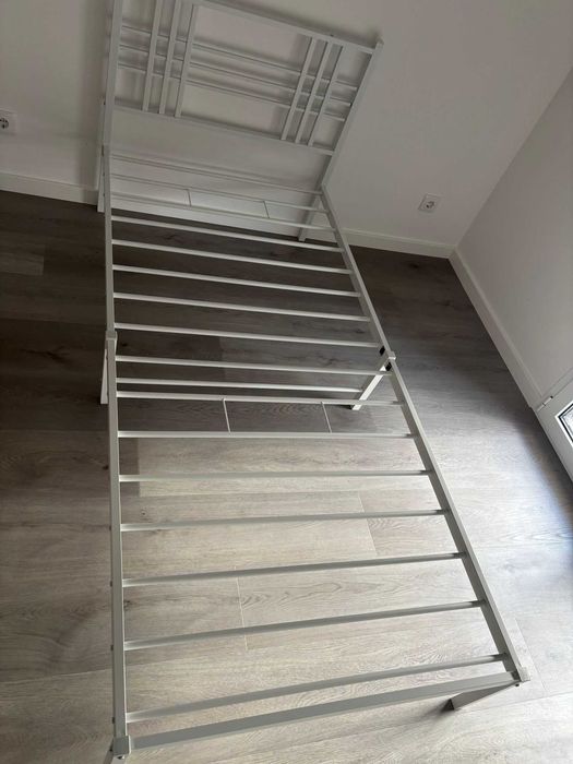 Urgente!!cama de ferro branca 90x200