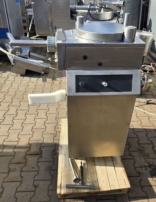 Nadziewarka tłokowa 30l