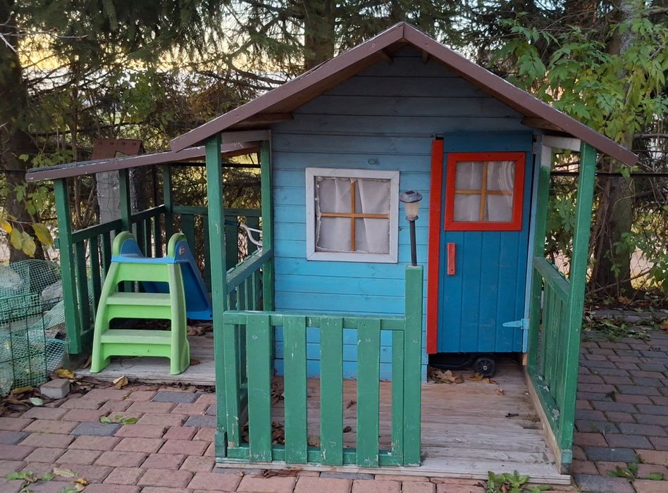 * Ogrodowy drewniany domek dla dzieci * Stan bdb *