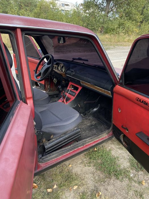 Продаю ваз 21011