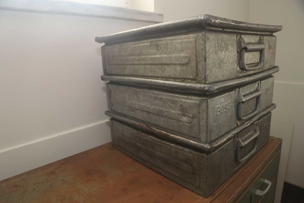Caixas de empilhamento industriais vintage da Bosch64862811192065124