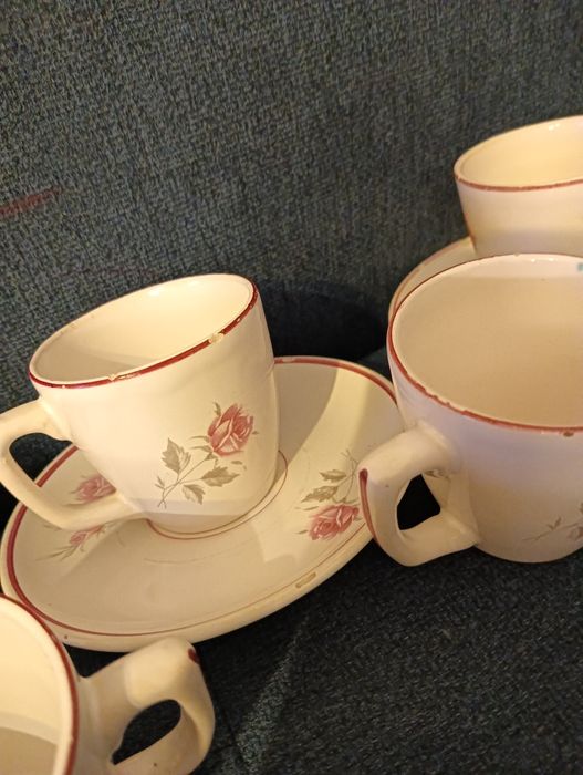 6 chavenas e 4 pires de cerâmica Muito antigos  - Vintage*