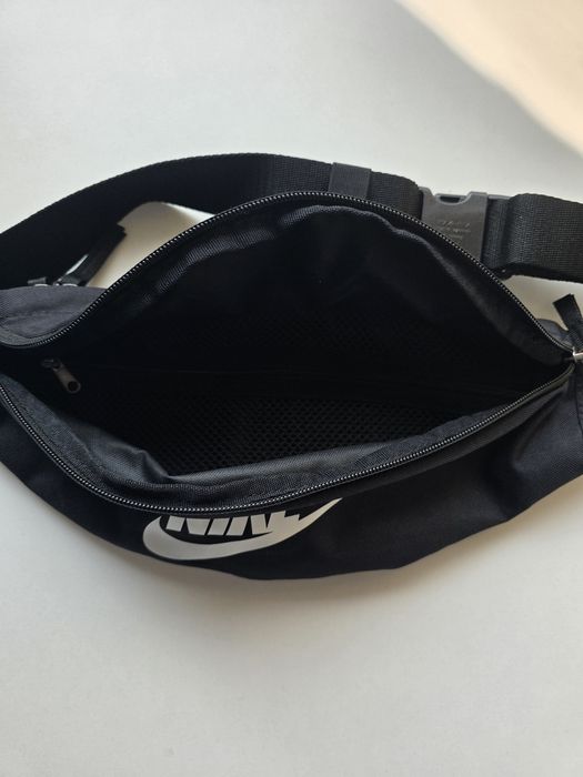 nike saszetka biodrówka pas torebka sportowa nerka