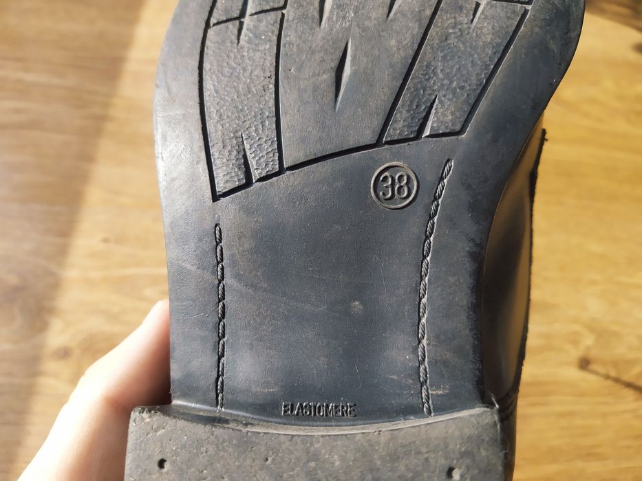 Buty czarne (lakierki) 38