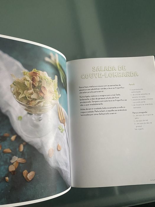 Livro “A Arte da Salada” de Julie Deffense