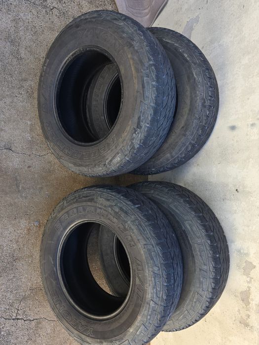 Pneus para jipe 245/75/16 LT