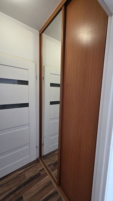 Szafa z lustrem,  drzwi