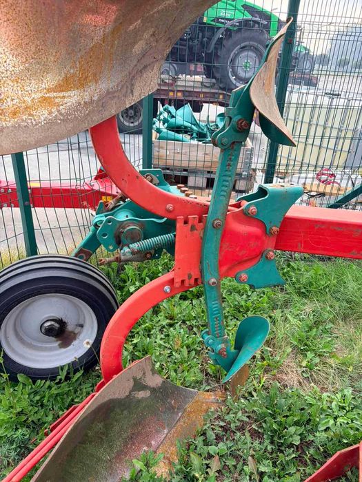 У продажу плуг Kverneland 150B