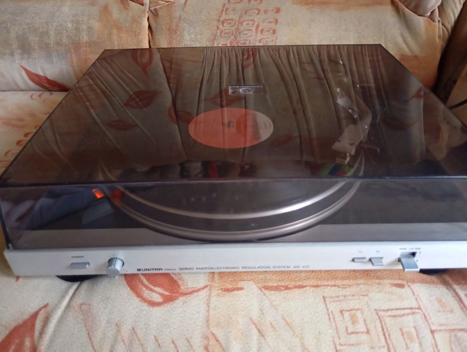 Проигрыватель виниловых пластинок