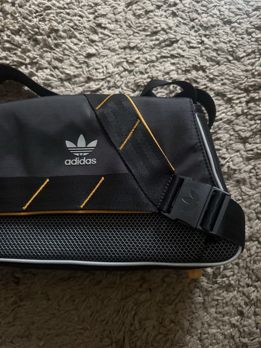Сумка adidas . Нова