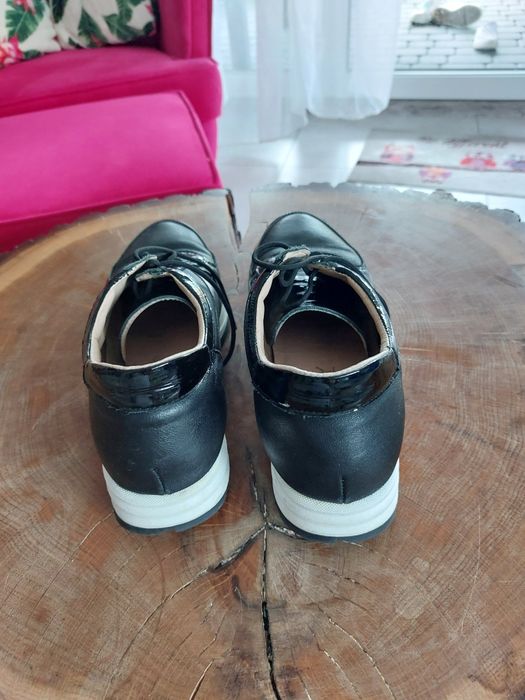 Buty sportowe Oleksy rozmiar 40 długość wkładki 26 cm