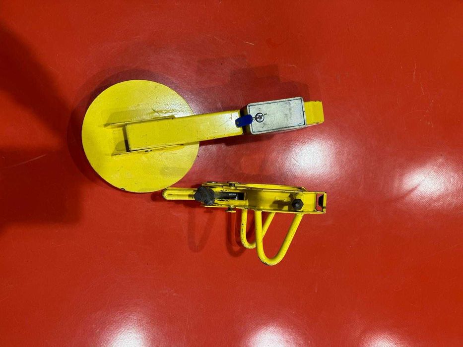 Bloqueio anti-roubo 1 fecho, 1 braço 1 conjunto duas chaves numeradas.