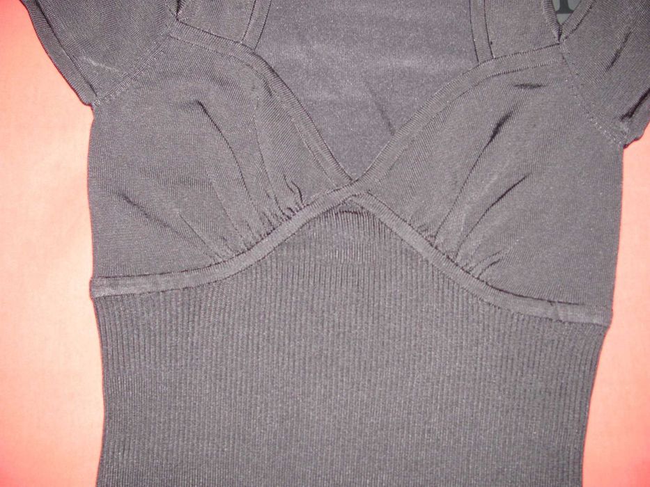 Nowa sukienka z rozcięciami M Initial