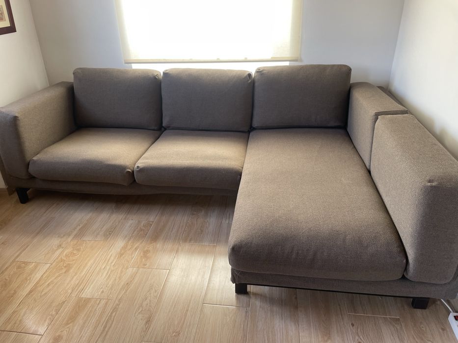 Sofá com chaise longue