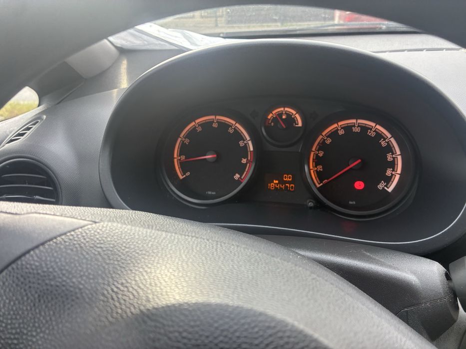 Opel corsa D 2008r