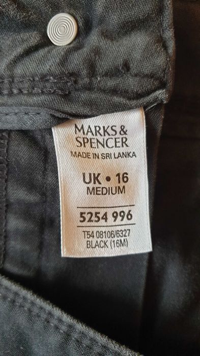 Czarne damskie dżinsy - Marks & Spencer
