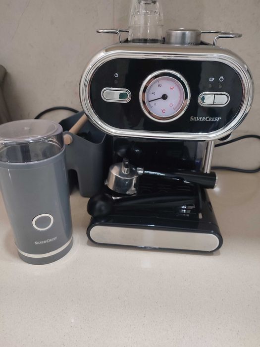 Máquina de café Silvercrest + moinho
