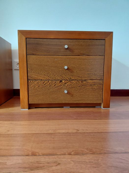 Mesa de cabeceira