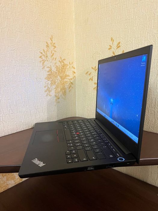 Продам ноутбук Lenovo ThinkPad  e14-i5