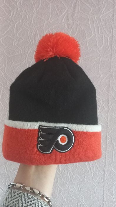 Шапка New Era NHL (с болубоном)