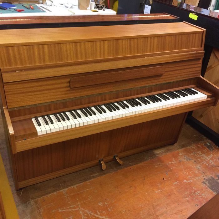 Afinador pianos , arranjo e venda.