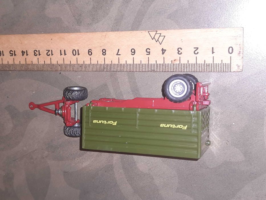 Модель автомобільного причепу металева масштаб 1:43