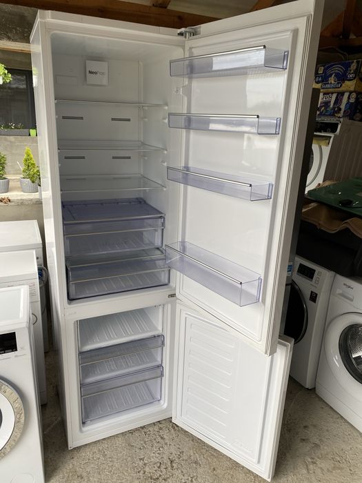 Холодильник нов фрост
