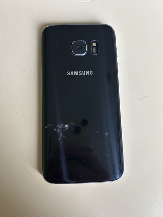смартфон Samsung Galaxy S7