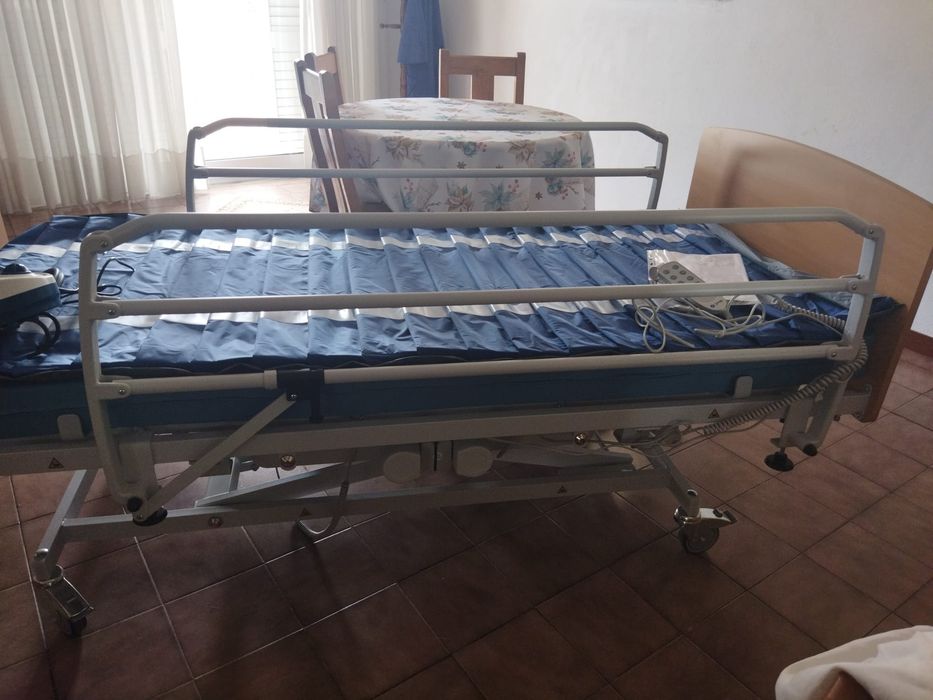 Cama articulada como nova