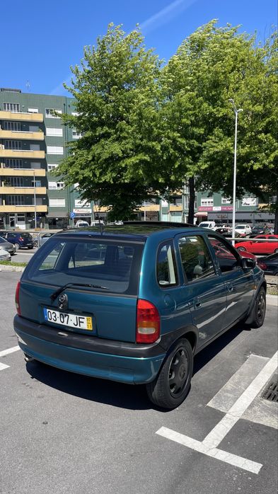 Opel Corsa ECO teto solar