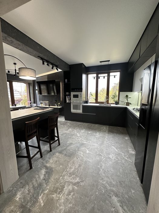 Продам дом Безлюдовка.С ремонтом.