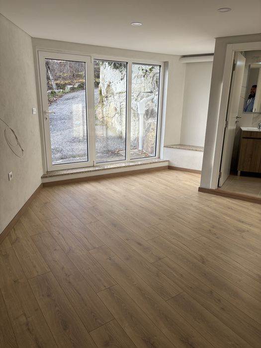 Alugo t2 em cravelas de baixo 8 km de vila real