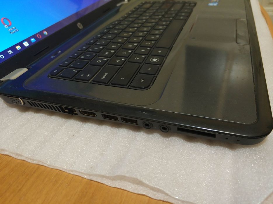 Ноутбук 15.6 дюймів з вебкамерою