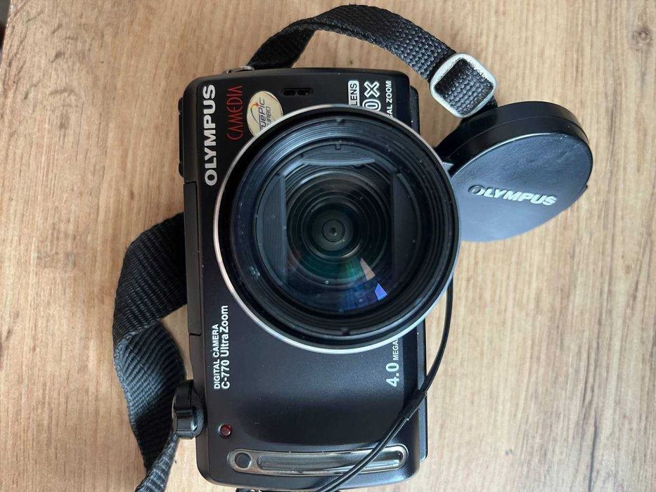 Фотоапарат Olympus C-770 + чохол, карти пам'яті, акумулятори, зарядка