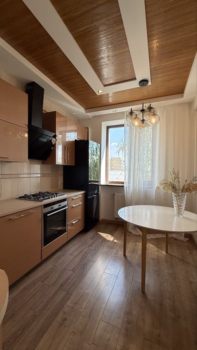 Продам 3к квартиру з автономним газовим опаленням, Центр, Гідропарк, Театральна площа