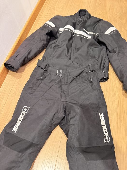 Conjunto mota casaco e calcas