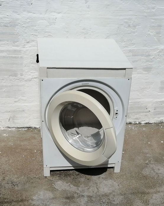 armario de roupa suja by a Arte do lixo