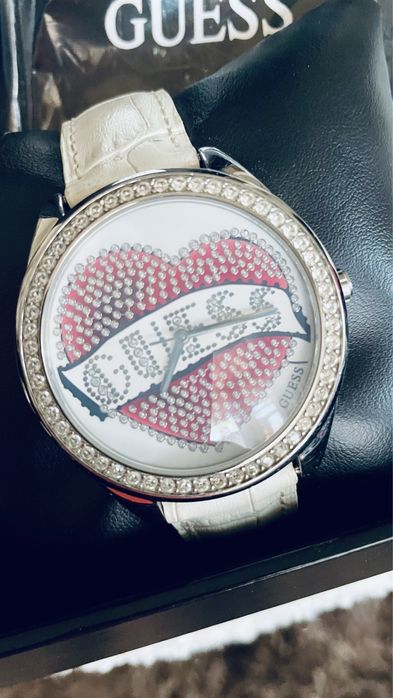 Новий годинник GUESS в фірмовому футлярі під шкіру рептиліі