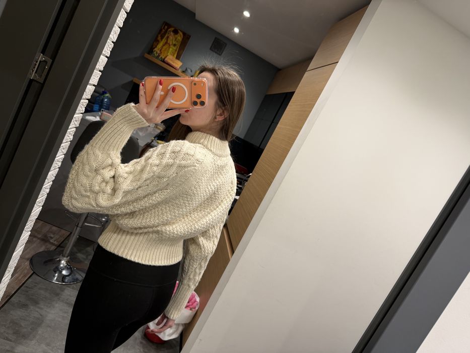 Вязаний теплий укорочений светр  H&M