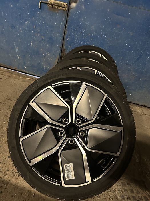 Nowe oryginalne koła VW Golf 8 18” Leeds 7.5J ET51 Bridgestone