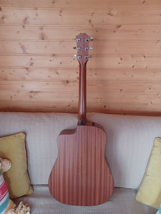 Taylor 110CE como nova com Gigbag