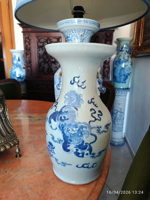 Jarrão Porcelana Chinesa Leão Budista séc XIX 42 cm