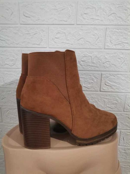 Buty botki rozmiar 40 nowe