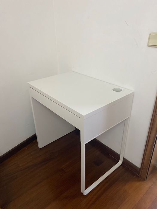 Secretária IKEA MICKE branca – 40 €
