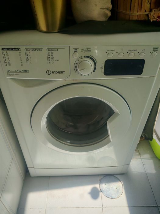 Máquina roupa Indesit