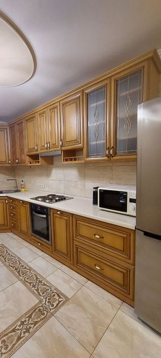 Подобово.Ліфт, Wi-fi, вода працюють без світла.2-к квартира м. Лівобер