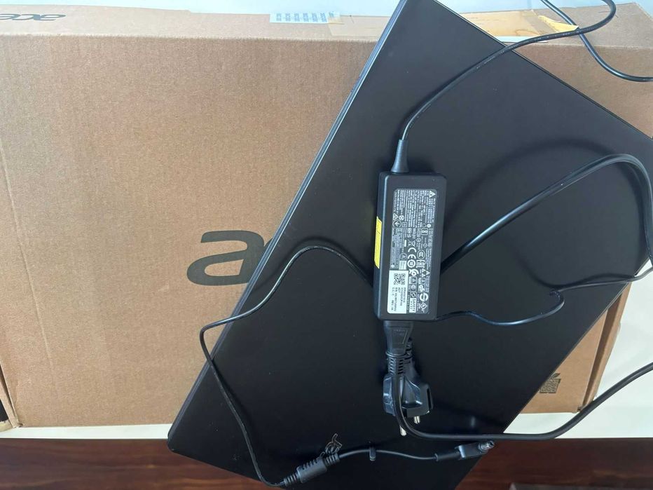 PC Portátil Acer Aspire E5-551G-T8FG